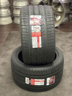 305/30/18 new tires Atlas Only two tires