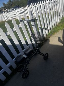 Knee Scooter With A Basket