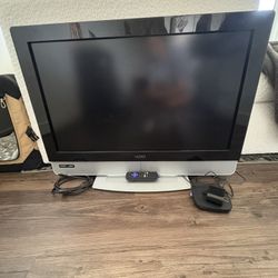 32” Vizio With Roku Box And Remote 