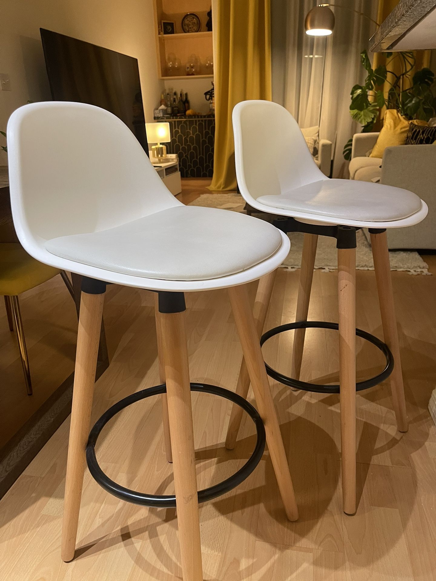Selling a pair (2 stools) of modern counter-height chairs.