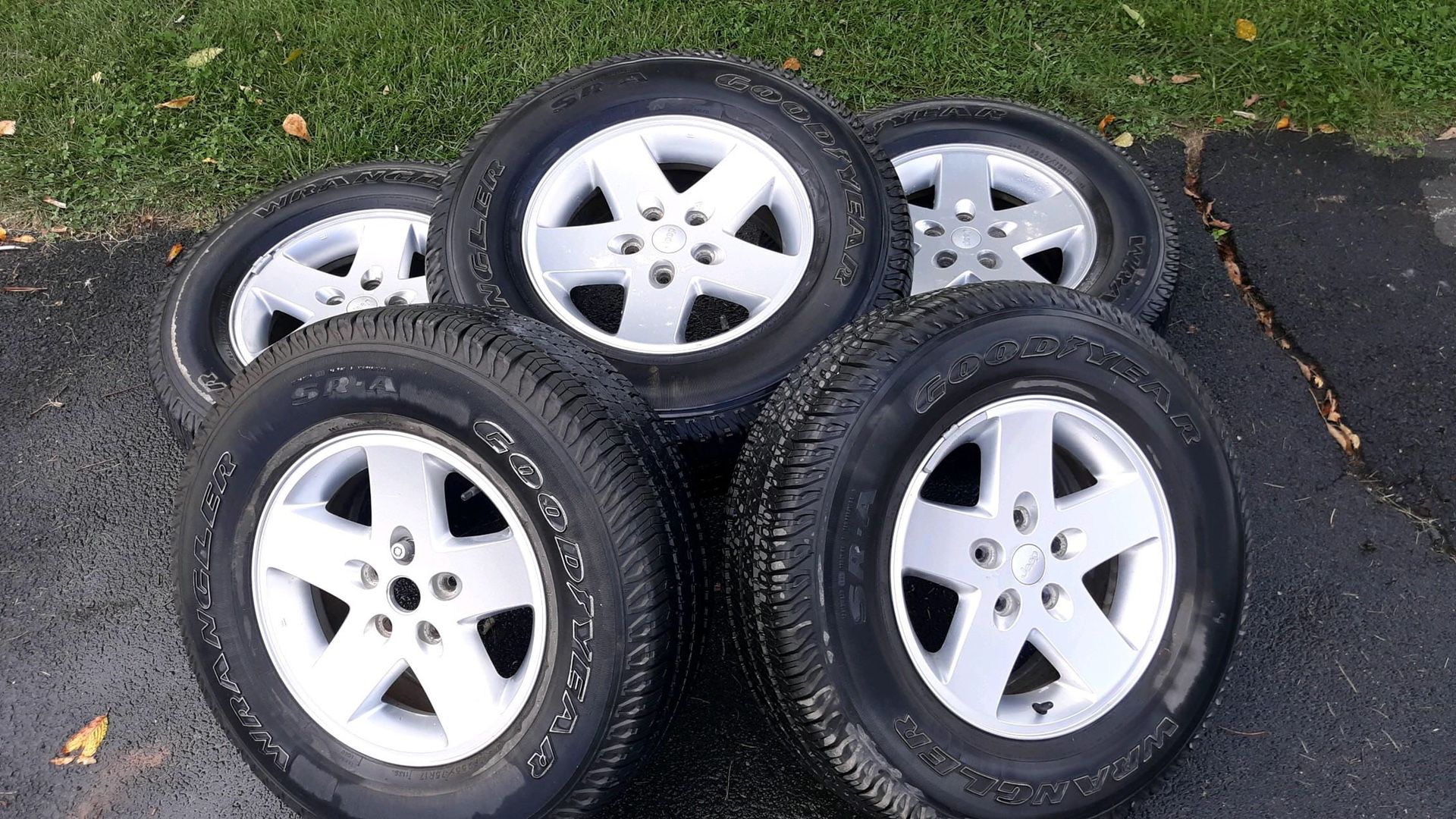 5 Jeep Wheels and Tires 255/75 17