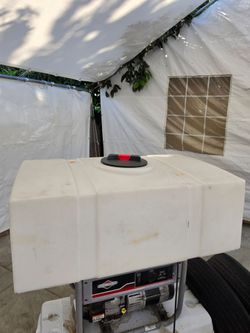 Detail water tank low profile