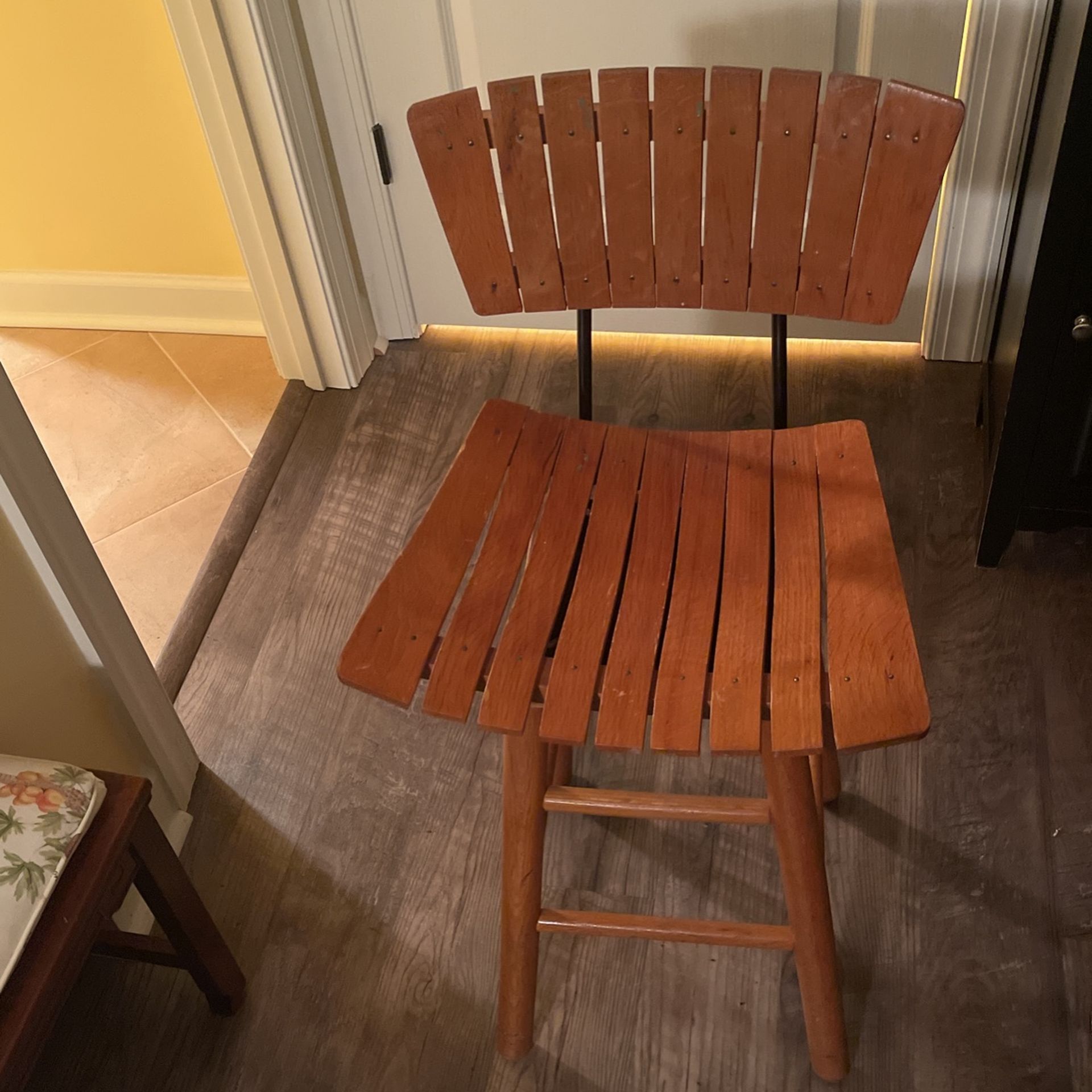 Bar Chair- Swivel