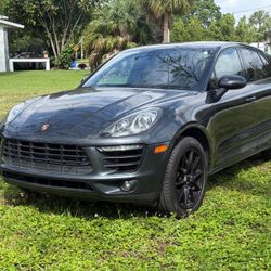 2017 Porsche Macan 