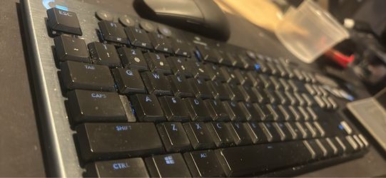 Logitech G915 TKL LIGHTSPEED wireless mechanical keyboard * Logitech G305 LIGHTSPEED wireless gaming mouse