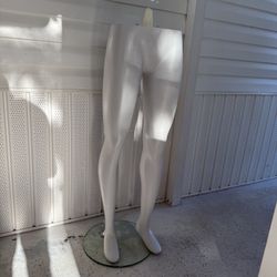 Mannequin Bottom 
