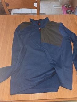 2 North Face Pull Overs XL  Like New