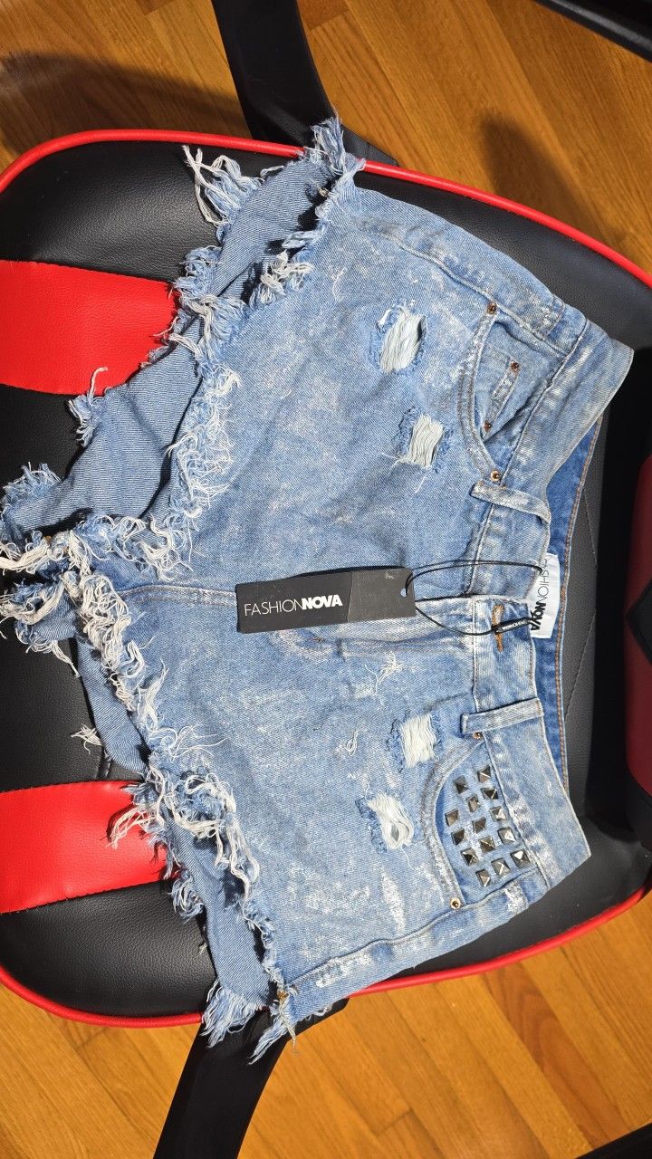 Fashion Nova Jean Shorts NEW