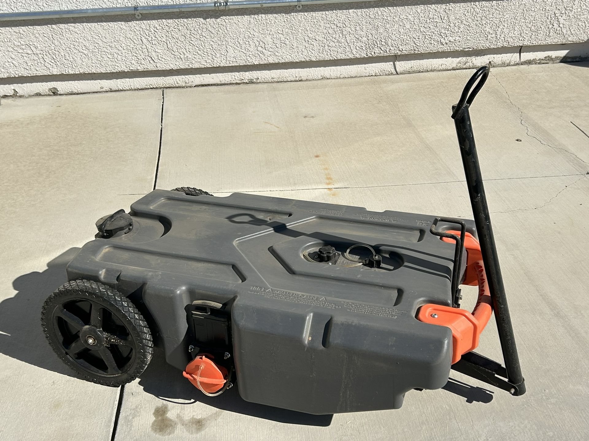 Camco Rhino 28-Gallon Portable Camper/RV Tote Tank | Features 2 Steerable No-Flat Front Wheels & Built-In Gate Valve | Includes Removable 24" Tow Bar,