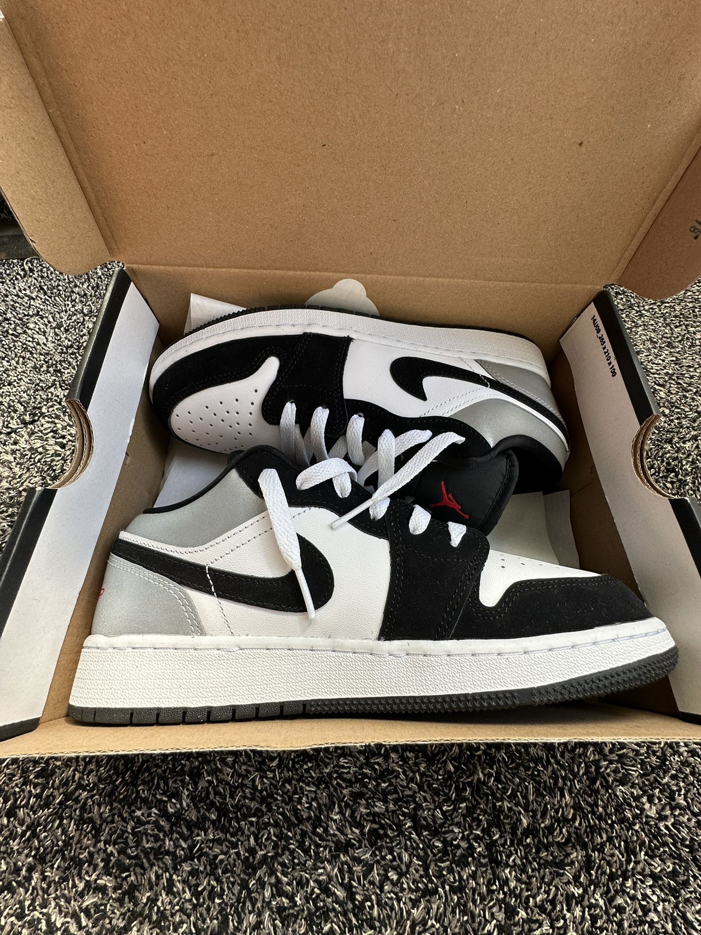 Jordan 1 Low SE
