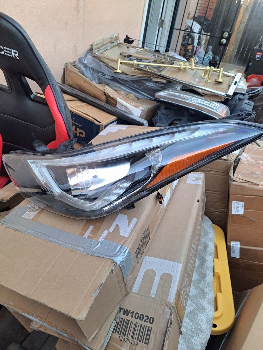 Hyundai Elantra Light