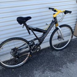 Super Rare Cannondale Full Suspension Super V 500 Black And Yellow Bicycle $2000 New   