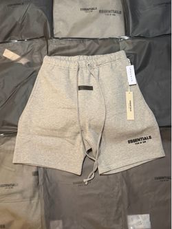 Dark oat essentials shorts brand new size M