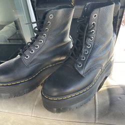🖤🖤Woman’s doc Martens 🖤🖤