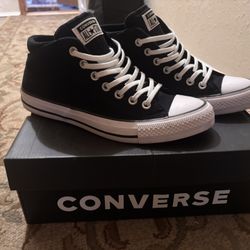 Women’s Converse 8.5