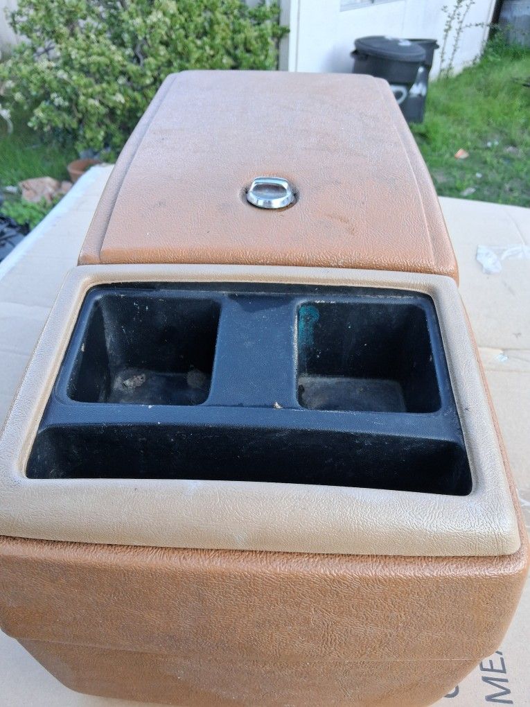 1989 Chevy suburban square body console.  Part