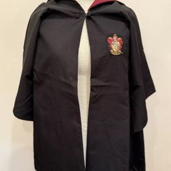 New ~ Harry Potter The Wizarding World Universal Studios Gryffindor Robe Costume Kids Size Small XXXXS