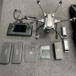 Yuneec Typhoon H3 Hexacopter with 1" Sensor 4K Camera, ST16S Ground station