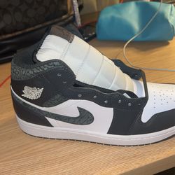 Air Jordan 1 MID SE