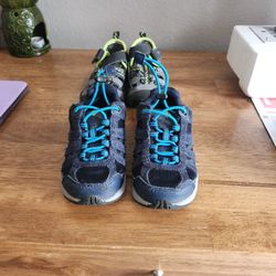 Boys Size 9 Hiking Shoes and Water Shoes