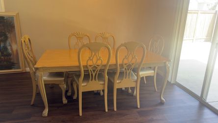 Dining Room Table and Chairs