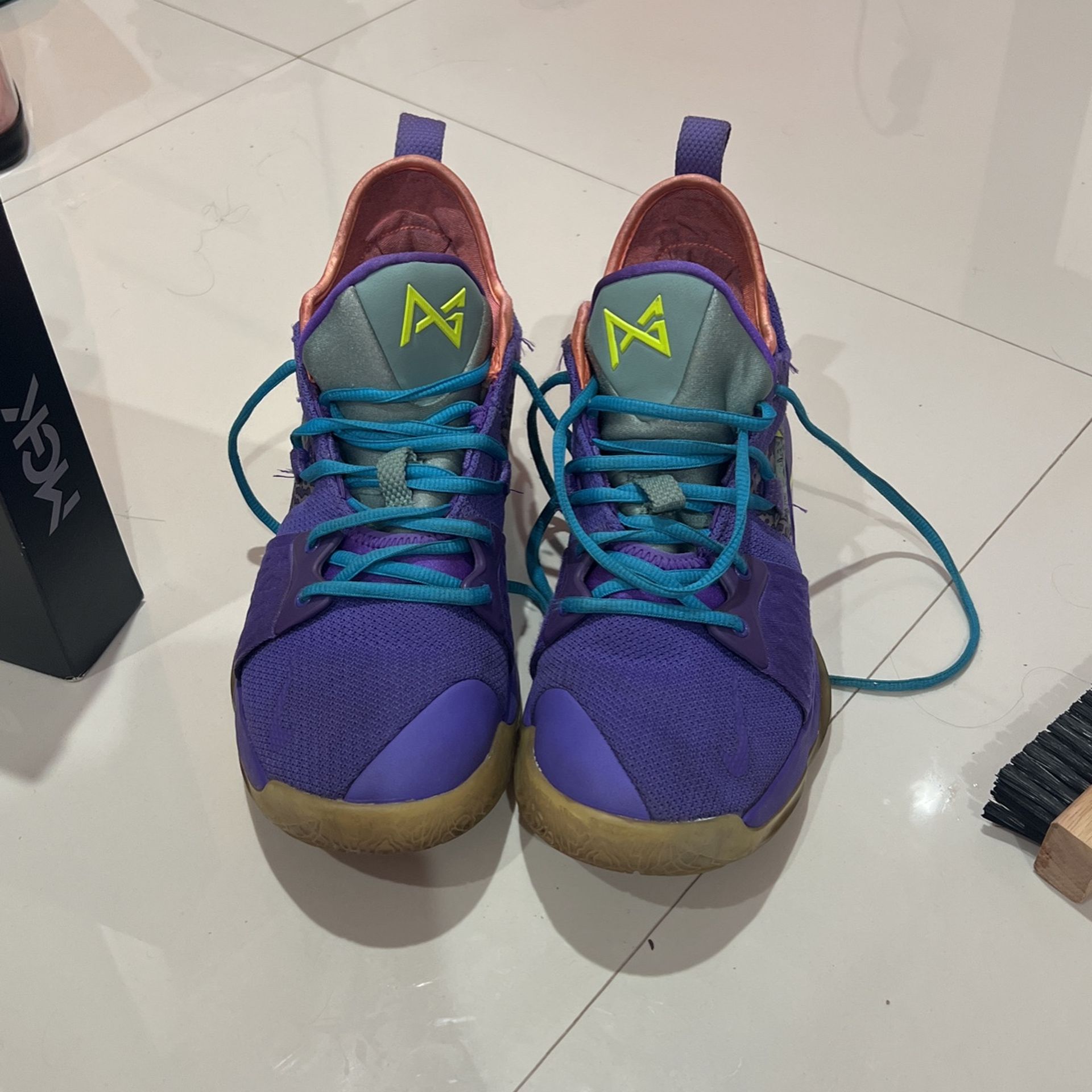 Men’s Basketball Sneakers