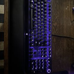 Razer - Huntsman V2 Full Size Wired Optical Purple Clicky Switch Gaming Keyboard with Chroma RGB Backlighting - Black