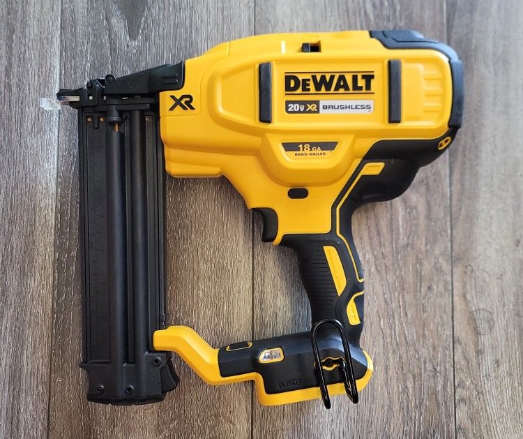 DEWALT DCN680B 20V MAX* XR® 18 GA Cordless Brad Nailer (Tool Only) (BRAND NEW OPENBOX))