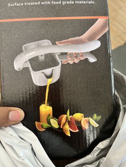Manual Juicer -New With no box