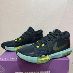 Nike LeBron Witness 8 shoe Armory Navy Green Frost FB2239-402