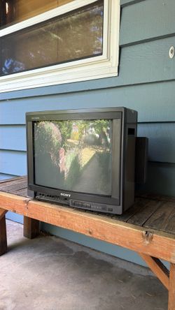 Sony Trinitron Gaming TV CRT Retro tested!