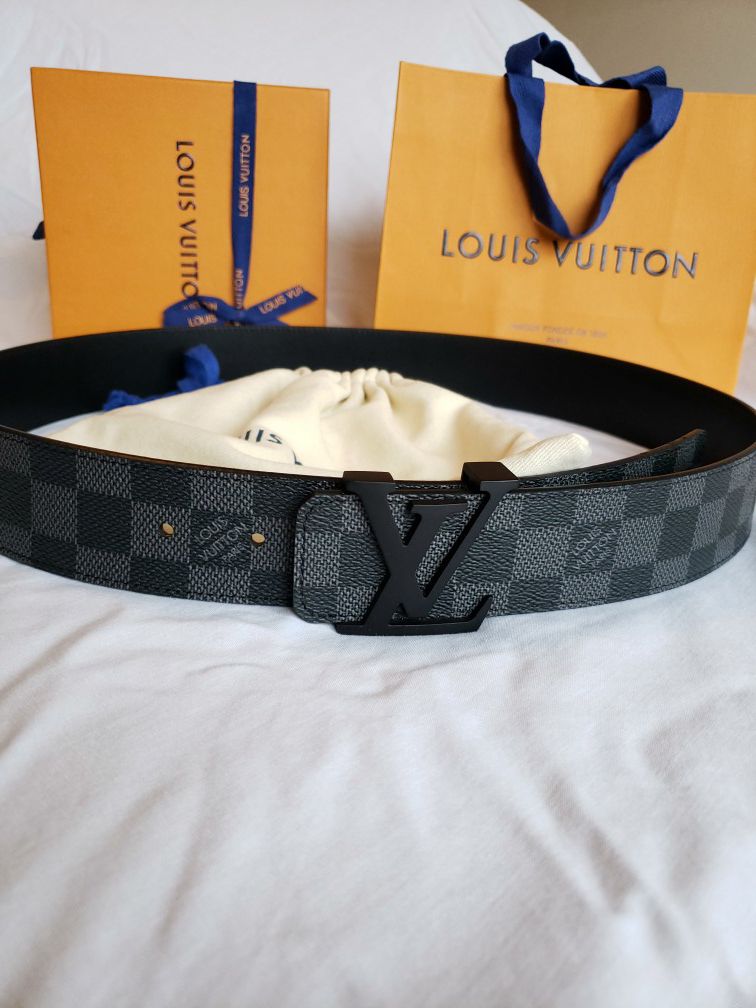 Black Louis Vuitton belt, 30-34
