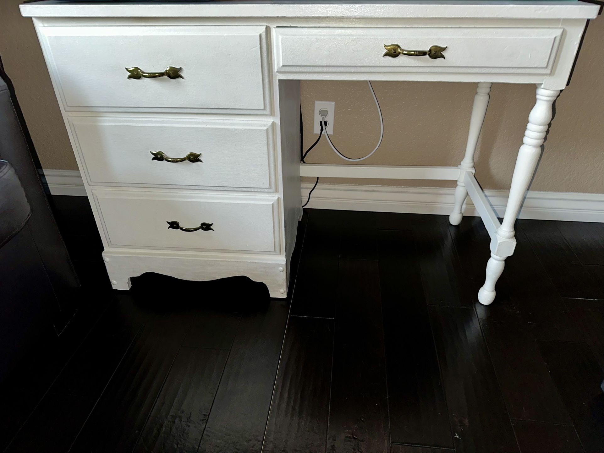 Vintage White Desk – 1980s/1990s