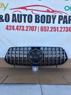 Mercedes Benz GLE CLASS AMG 2020 2021 2022 2023 2024 2025 grille grill used OEM *Small side crack