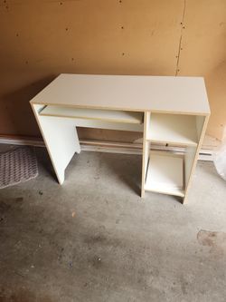 Computer desk