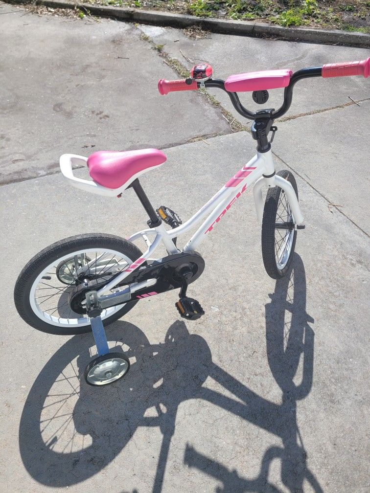 Kids Trek Bike With Training Wheels