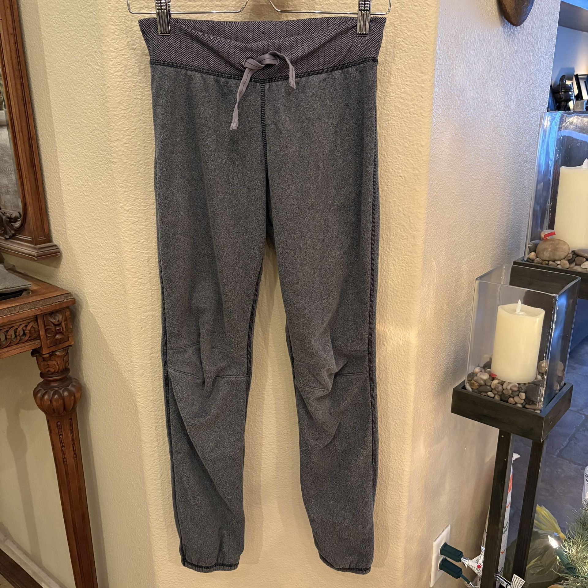 IVIVVA by Lululemon Girls Gray Fleece Plush Lined Warm Cozy Pants Size 12