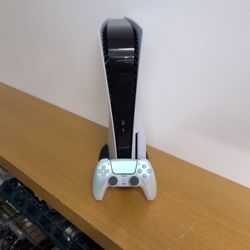 PS5 Low Hours, Pearl Controller