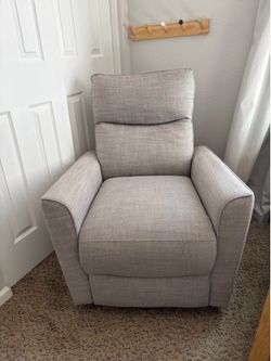 Nursery Rocker/Swivel