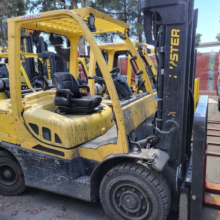 Hyster H80FT 8k Lb. Capacity Pneumatic Tire Forklift 