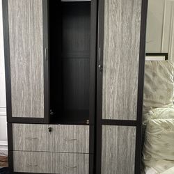 Wardrobe/Dresser/Closet
