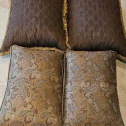 4 Decorative Large throw pillows with a paisley Custom Made