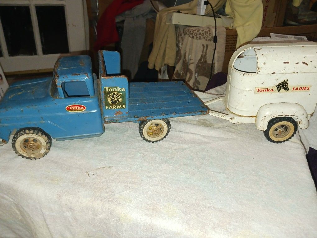 Vintage Tonka Truck Farms With Horse Trailer