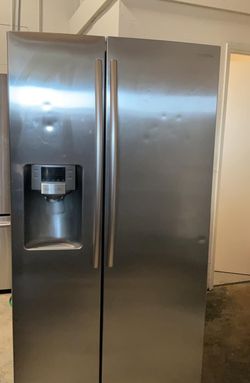 Samsung Side-by-Side Stainless Steel Refrigerator
