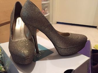 Gold sparkle heels