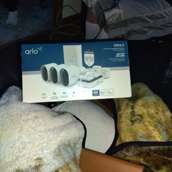 Arlo Ultra 2 3 Wire-free Spotlight Cameras Security Bundle 