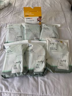 Motif Medical Breastmilk Storage Bags Bundle (Not Free Give me offer)