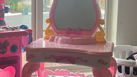 Disney Princess Toy Vanity Table