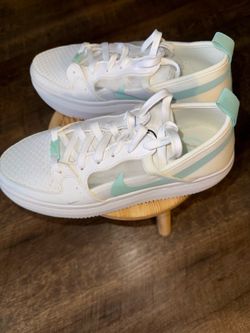 Women’s Nike Court Vision Alta
