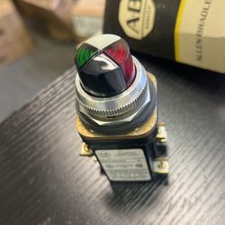 New. Allen Bradley Pilot Light